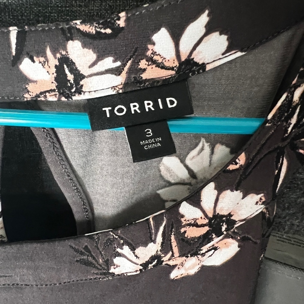 Torrid Black Floral Tank Top - Picture 3 of 3